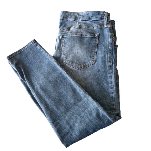 Old Navy Maternity Rockstar Super Skinny Full Panel Jean pants. Size 12 Short - Picture 3 of 10